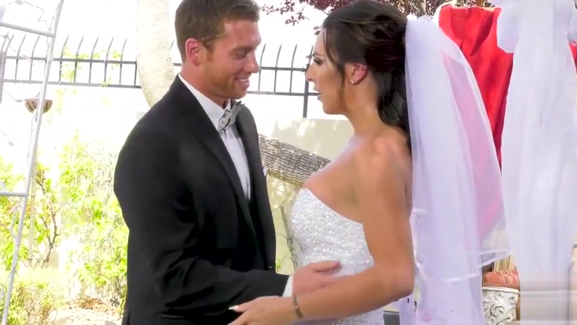 Bride Chanel Santini 1