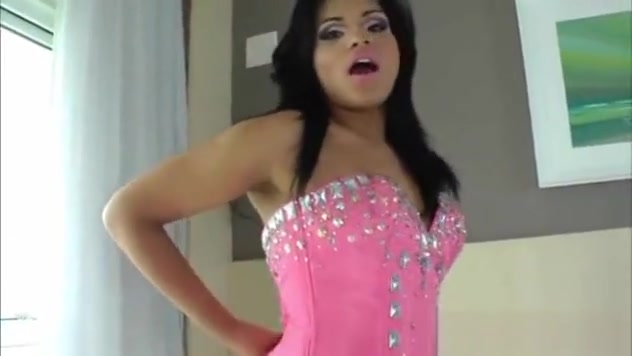 Latina shemale babe Laryssa Hoffman masturbating