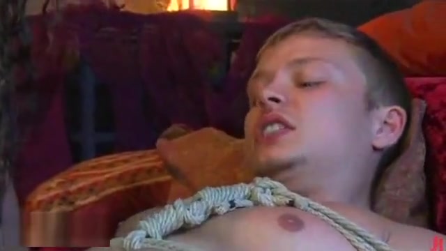 Busty siren tranny gets blowjob
