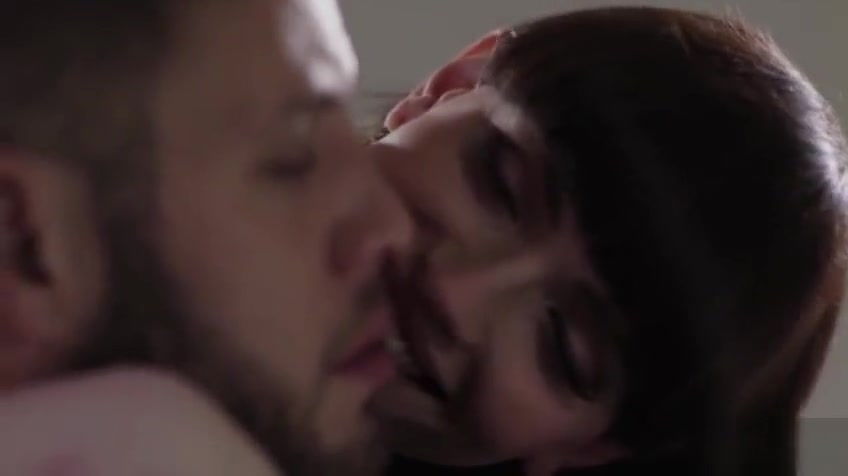 Brunette TBabe Natalie Mars satisfied dudes anal needs