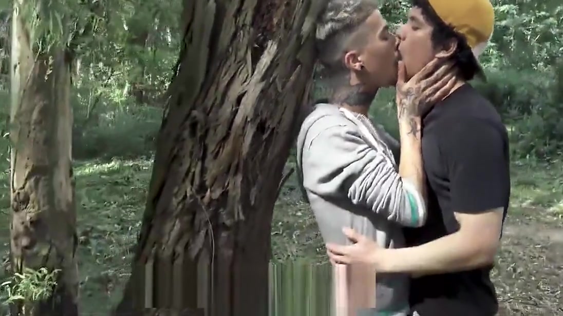 Tatted Stud Gets His Ass Fucked In A Hot Threesome