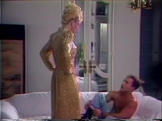 Shemale diva loves cock - Bizarre