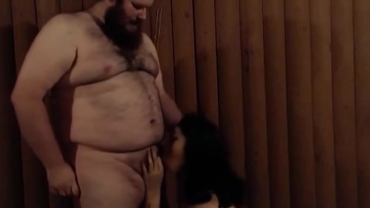 Not too Fat dude gets the TS blowjob