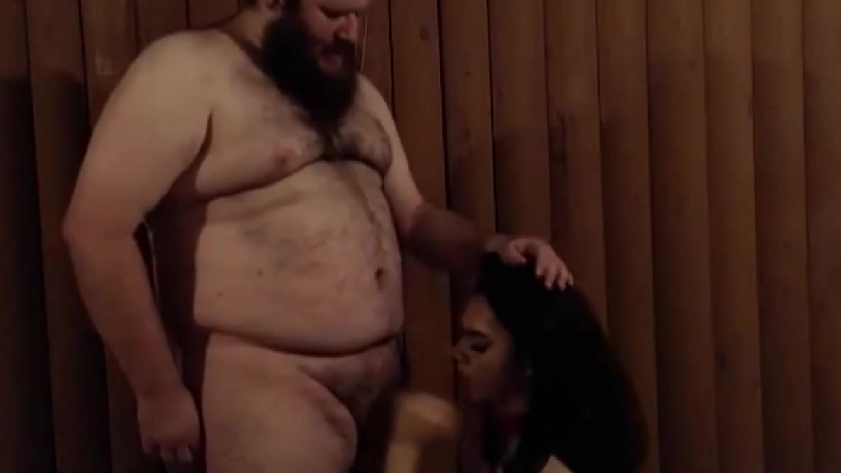 Not too Fat dude gets the TS blowjob