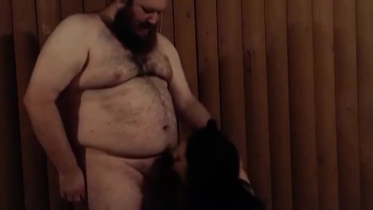 Not too Fat dude gets the TS blowjob