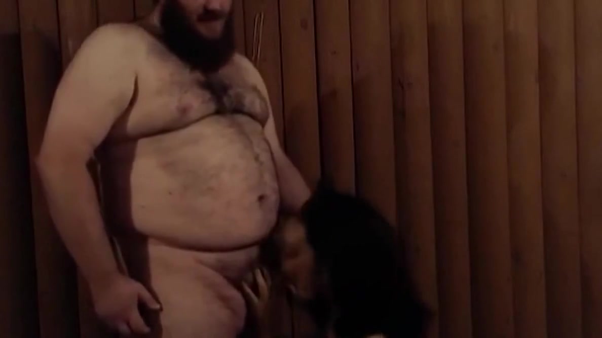 Not too Fat dude gets the TS blowjob