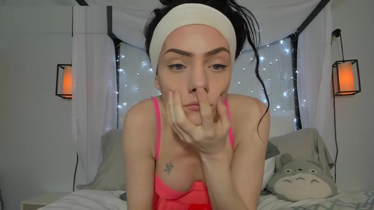 amateur tranny Solo For cam