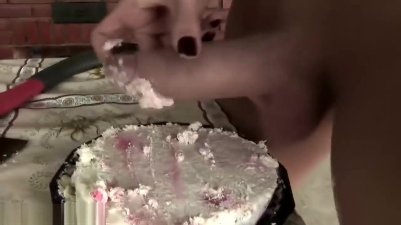 T-gal In Bikini Sharpens Her 10-Pounder On A Hatchet And Cums