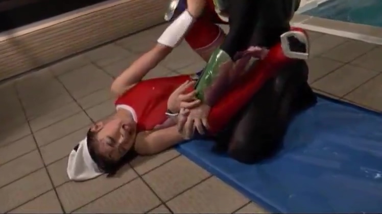 Superheroine Defeated