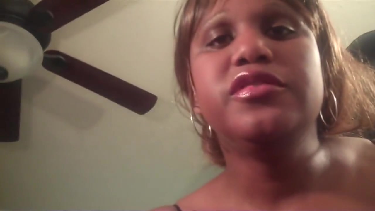sexy ebony shemle dressed inpvc gear talks dirty and wanks for you