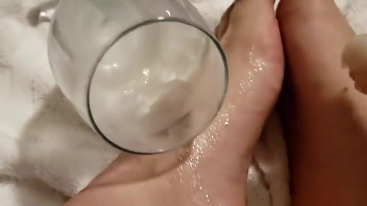 Foot fetish lovers, cum dripping feet , dildo, sissypussy