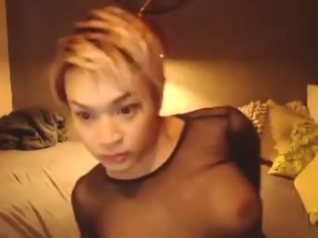 Shorthaired asian tgirl cant keep her mouth off his cock