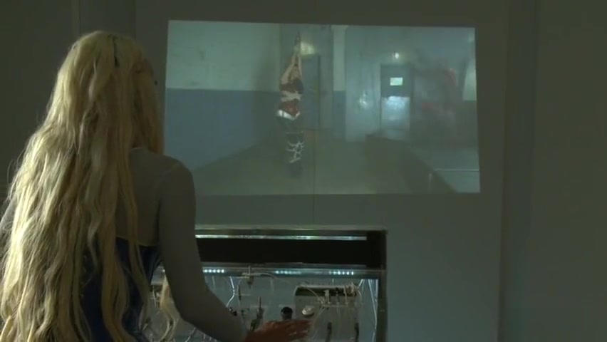 Shemale fucks guy while fucking blonde babe