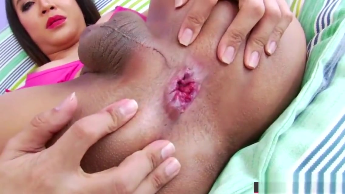 TS asian Nessy masturbates until cums
