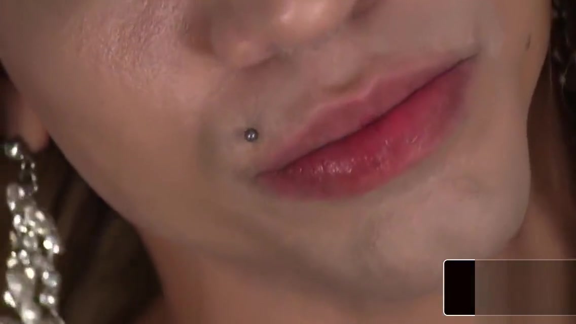 Alluring tranny tugs her cock in closeup