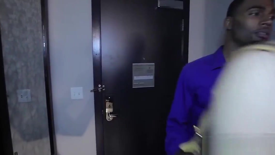 Wicked shemale invites the dude to bang her ass shitless