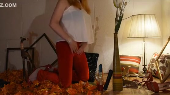 Sissy Alexia masturbate with beautiful hot dress!