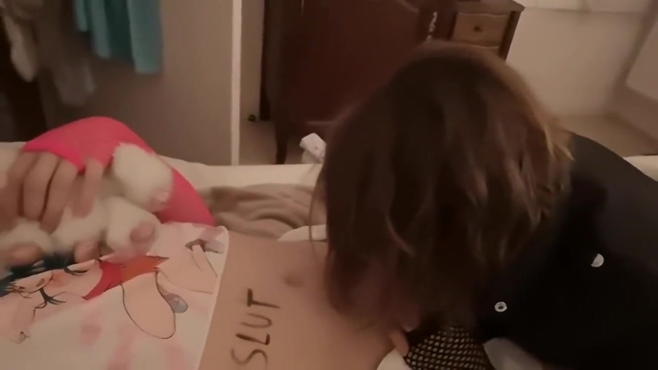 CUTE FEMBOY SUCKS HIS GIRLFRIEND CLITTY