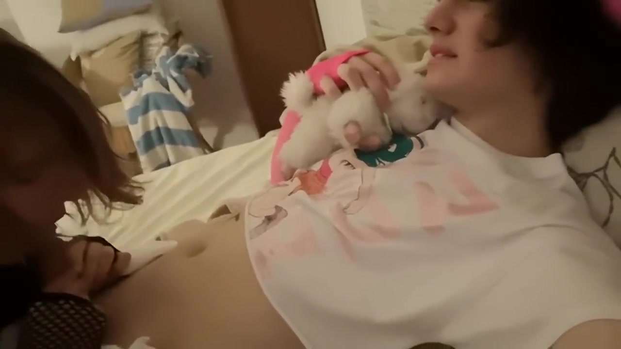 CUTE FEMBOY SUCKS HIS GIRLFRIEND CLITTY