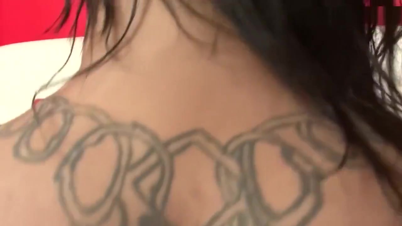 Gipsy shemale girl gives awesome blowjob
