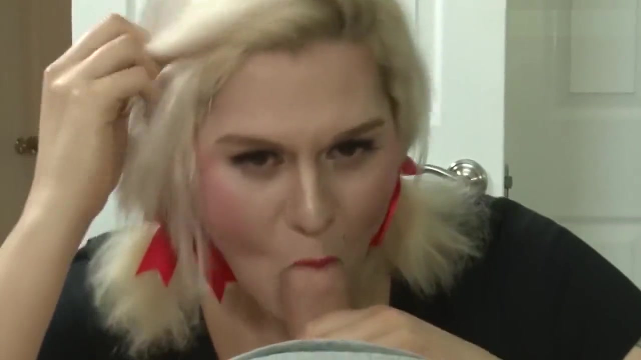 Shemale blonde girl fuck her boyfriend hard