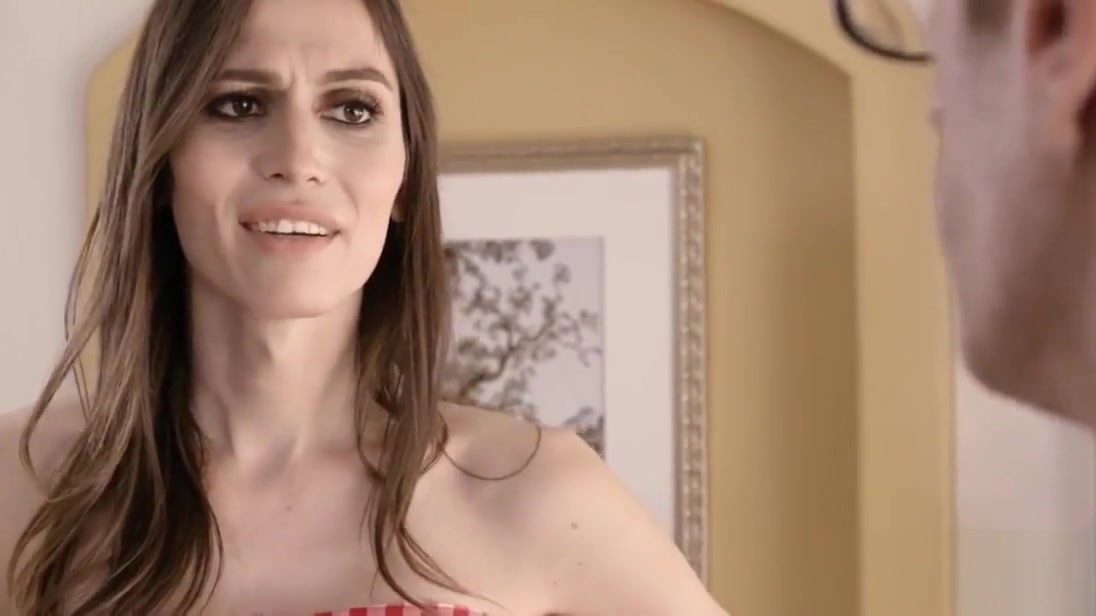 Trans babe jerking off for cumshot