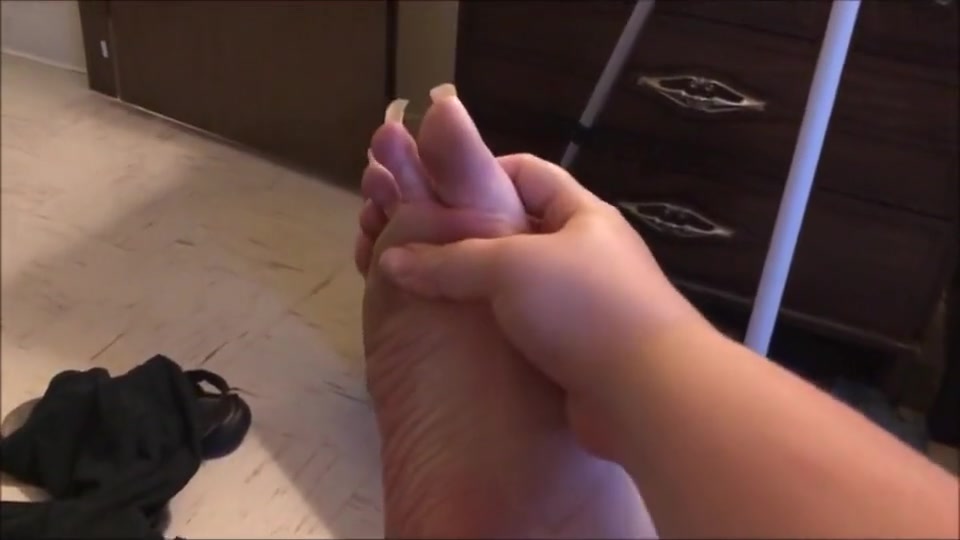 Gross feet