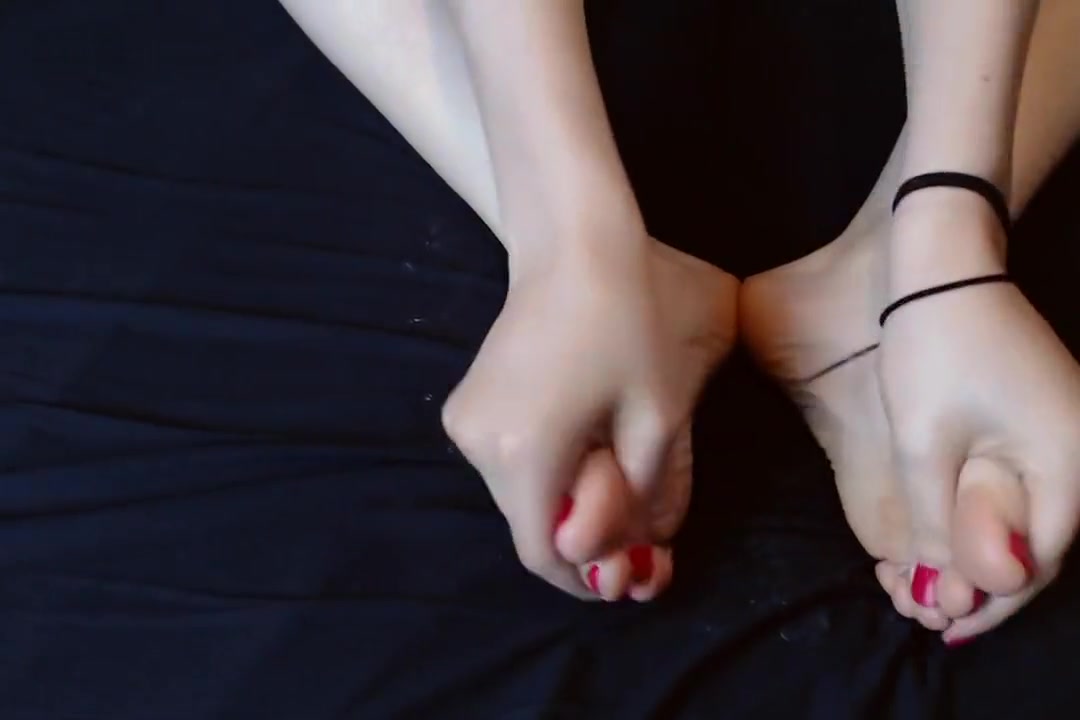 Trans girl rubbing lots of lotion all over her pretty feet