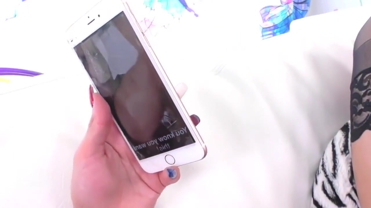 Shemale babe gets a snapchat hookup