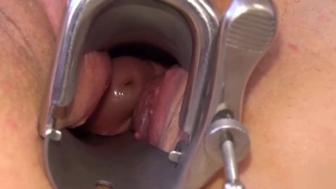 Horny babe showing her pussy insides