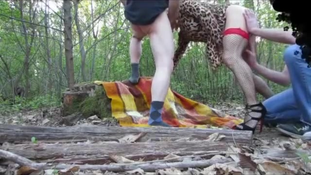 dogging sissy fucked in the woods