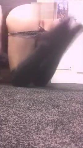 Cute trap Rolling Smal fingers her sissyhole