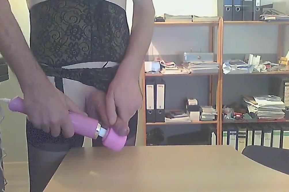 how a sissy have to cum