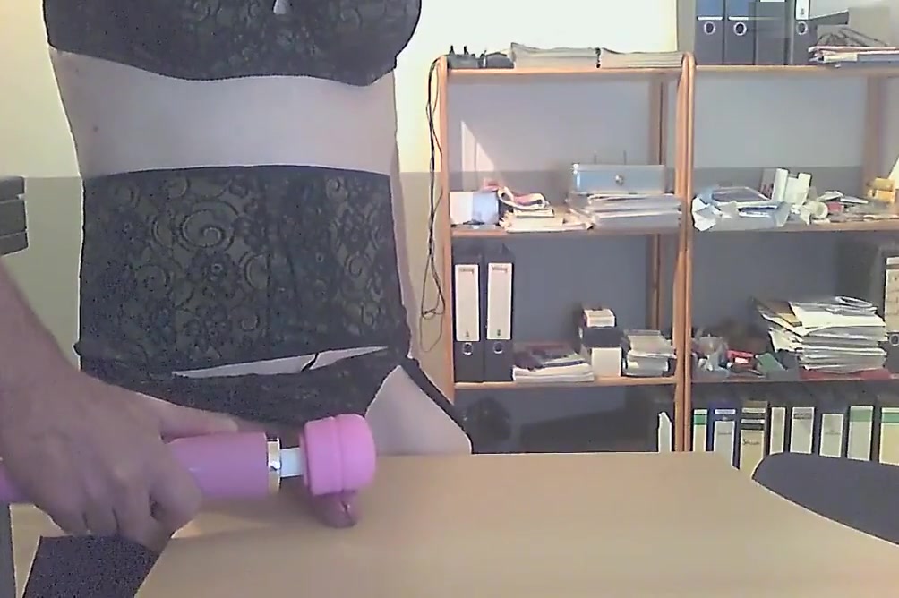 how a sissy have to cum