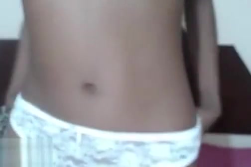 Amateur Indian girl Showing Tits on WebCam