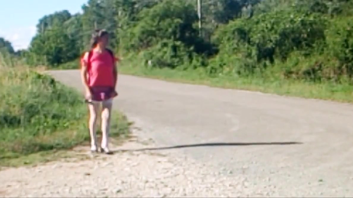 shool girl aurelia waitinb busstop station