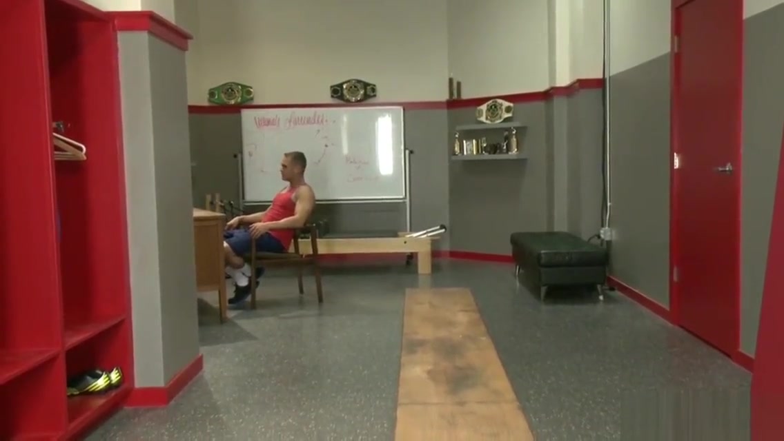Gym trainer shemale fucks colleague