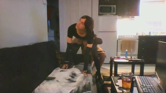 Grandpa visits to fuck his sissy slut