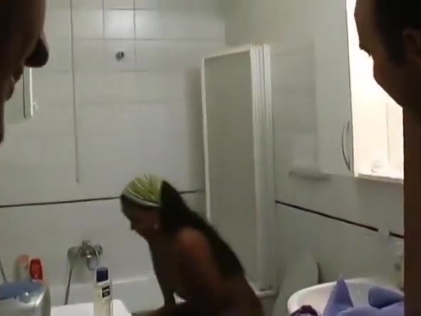 Pretty Ebony Shemale enjoys a threesome