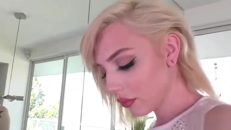 TS Alexandra Vexx rides dudes big cock