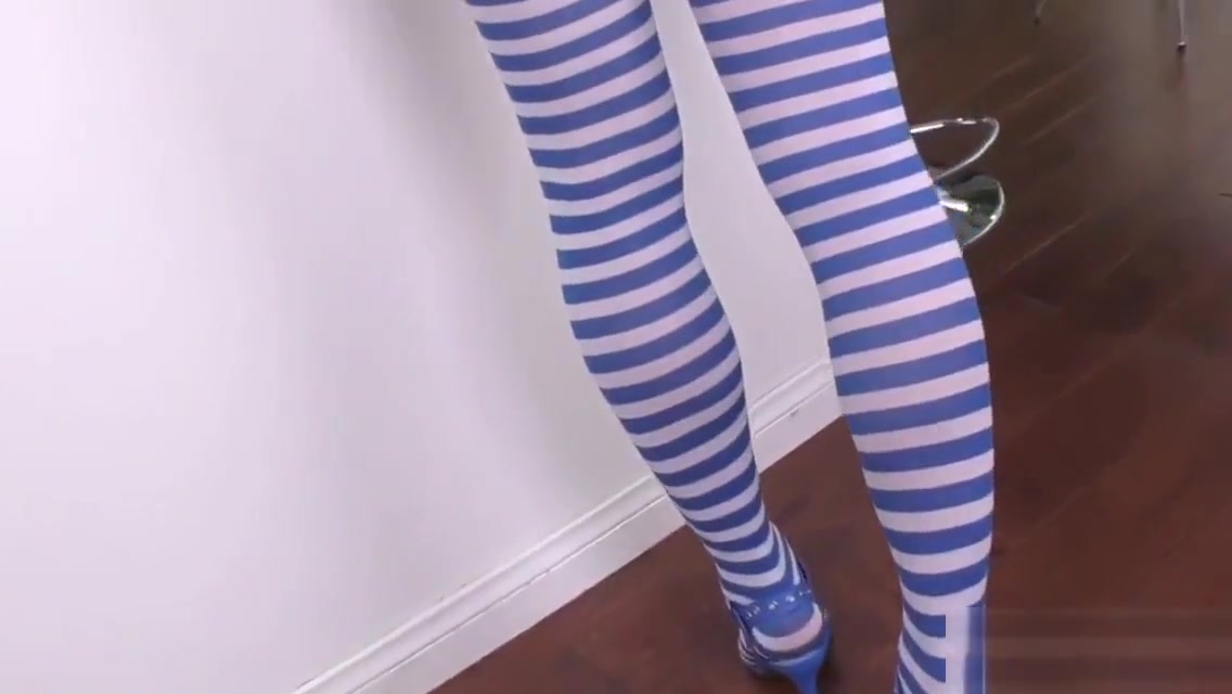 Tranny sucks shemales cock