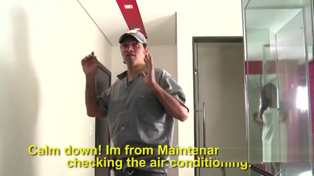 Maintaince guy anal bangs busty tranny