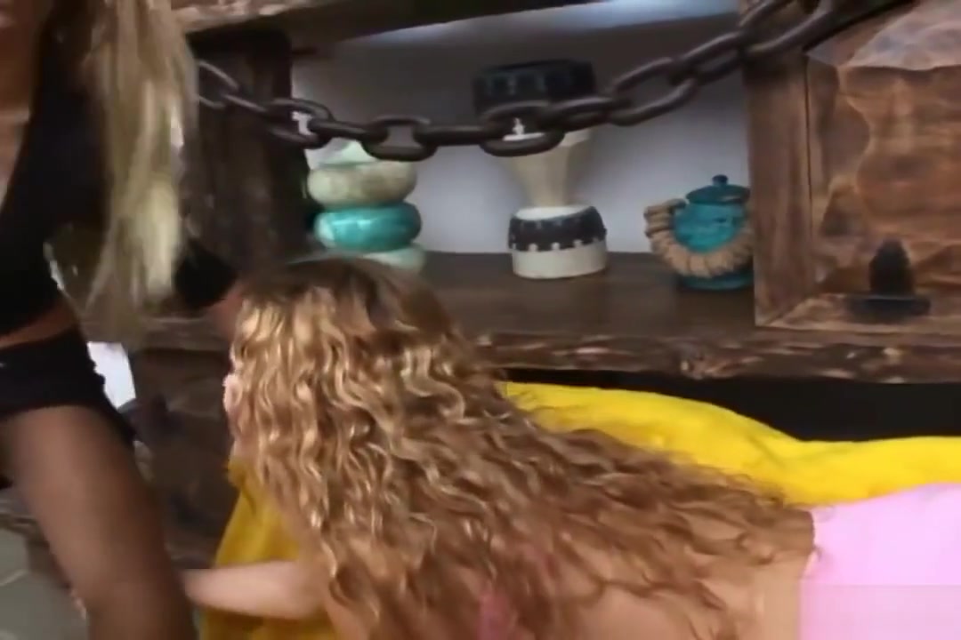 Shemale fucks sweet cunt