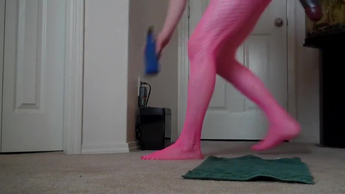Micropenis Sissy Jeffrey Hewitt Rides a Huge Dildo and Cums