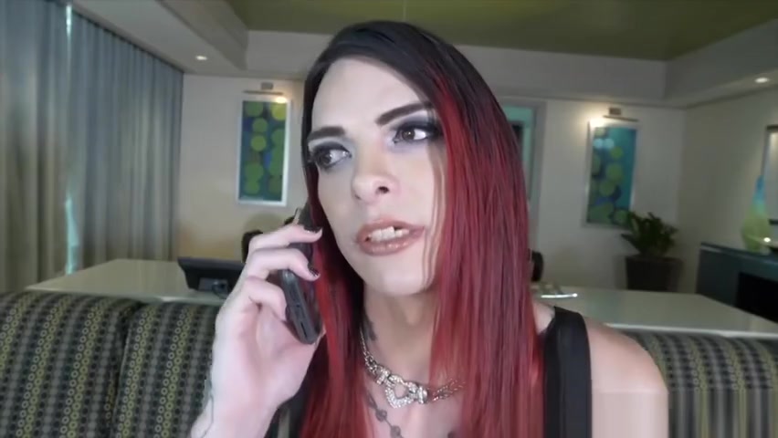 She cums twice while masturbating