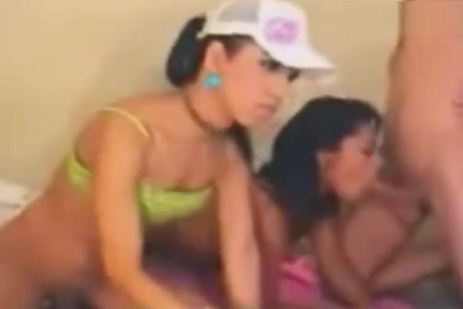 Webcam Bisexual Shemale Threesome