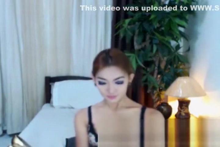 Hot Shemale Gets Wild and Jerks