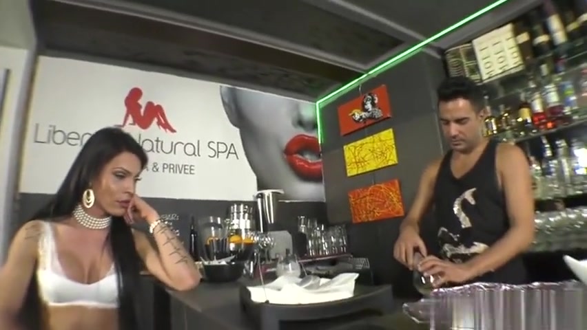 Big cock shemale bareback with cumshot