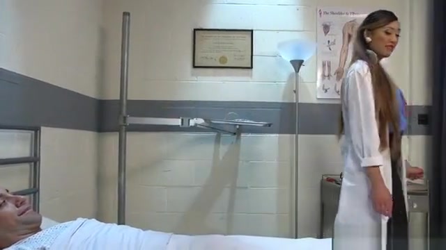 Tranny Venus Lux anal bangs male patient