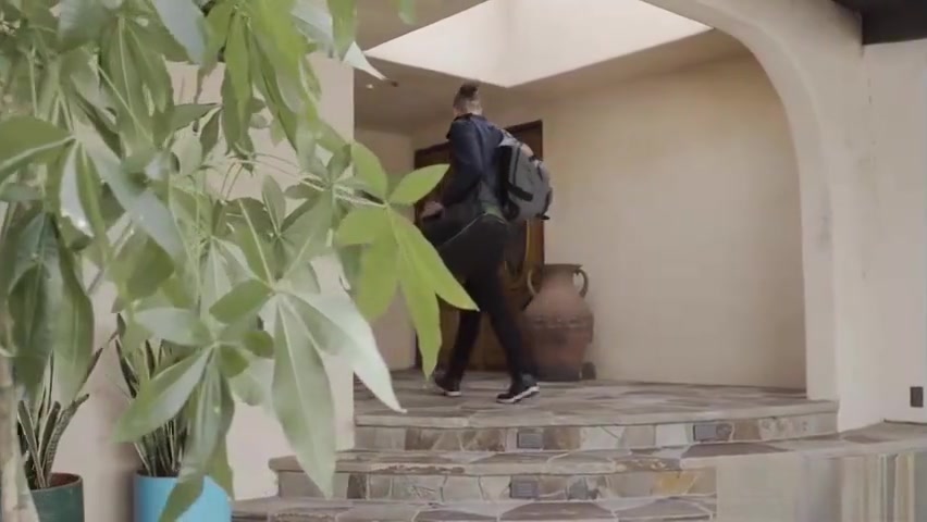 Rich blonde wife shemale anal fucked by a strong guy